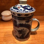 Chuugokuryouri Horiuchi - 一目惚れした中国茶器。龍と不死鳥。カッコ良すぎる。龍側。