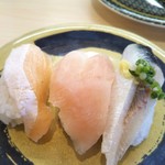 Hama zushi - サンマ、ビントロ、トロサーモンの3勘盛り