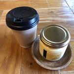 カフェハルナ - コーヒー¥400 プリン (ヘーゼルナッツソース)¥550