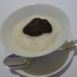 THIERRY MARX salon - もやしリゾット / 黒トリュフ　　スプーンに一滴トリュフオイルが有ります