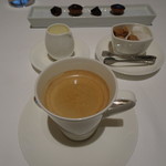 THIERRY MARX salon - ミニャルディーズとコーヒー