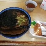 Ooya - にしんそば小450円+市場内の総菜屋で購入したいなり3個108円