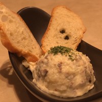 世界のワイン博物館 グランフロント大阪店  - タコのポテトサラダ ¥100