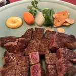 くいしんぼー山中 - でも珍しく食い込む雌で長期肥育