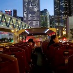 Kee Wah Bakery - オープントップ2階建てバスのおともに