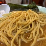 ラーメン壱六家 - 醤油ねぎラーメン(中) 麺アップ