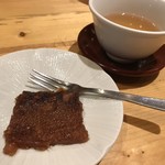 一碗水 - 柿餅核桃年糕(広東式のお餅 胡桃と干し柿)