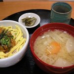 美噌元 - 「鶏味噌の小どんぶりとお味は噌汁のセット」