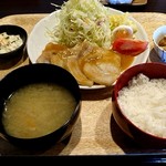 きぃちゃん食堂 - 豚の生姜焼定食  750円