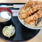 Tendon'Ya Fukusuke - 特上天丼800円+大盛り100円
                        かぼちゃ→いか（追加料金）100円 