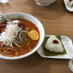 サッポロ香蘭 - 担々麺＋おにぎり
