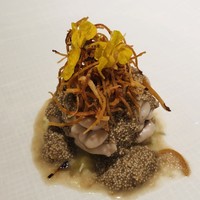 ラール・エ・ラ・マニエール - タラ白子のポシェ　茸とタラコのソース　揚げた牛蒡　タラの白身とジャガイモのブランダート