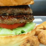 Reg-On Diner 渋谷本店 - 肉汁滴るダブルバーガー