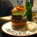 ICON - 御飯大盛りの２００バーガー記念特注モレバーガー￥ 時価❤