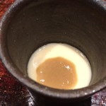 菊鮨 - ＊日本酒や紹興酒などで漬けこまれた渡り蟹は、とても美味しい。 出来れば毎回でも頂きたい品。 お酒と共に味わうとより美味しかったのでしょうが、残念。