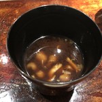 菊鮨 - なめこ入り赤だし