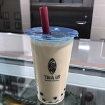 TEA18 - 定番
●台湾ミルクティー420円税込
・4種類の中から鉄観音を選択。
・無料トッピング3種類の中から黒糖タピオカを選択。