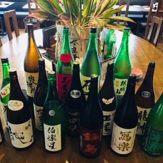 日本全国から届いた厳選地酒沢山ございます！