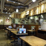 肉汁餃子のダンダダン - 店内