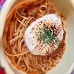 マカロニ食堂 - 炙りモッツァレラチーズと自家製ミートソースのパスタ