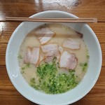 麺謹製3L's - らーめん(ばりかた)と、にく