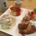 居酒屋蔵 - ポテサラ、鰤の煮付け、鯛のサラダ、白身魚のフリッター。