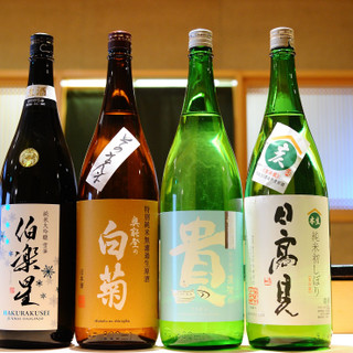 Carefully selected Japanese sake and natural wine to enjoy with luxurious sake accompaniments