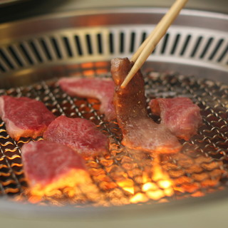 （炭火焼）国産の炭を使用し火力にもこだわり