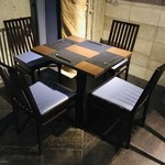 土鍋ご飯と蕎麦 横濱深夜食堂 - テーブル席（4人掛け）