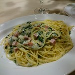 かもめのイタリアン - ハムとホウレン草のクリームソース