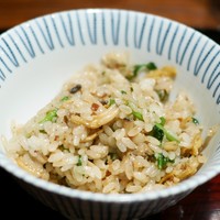 鉄板焼き いわ倉 - あさりとせりのガーリックライス