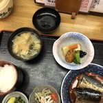 あじ城 - 定食全貌