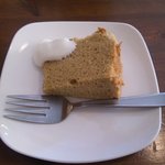 レグーミ - ミニデザート。黒糖のシフォンケーキ。