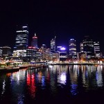 Outback Jacks Bar & Grill - 港から見たパースの夜景