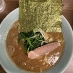 横浜家系 侍 渋谷店 - ラーメン並￥750
                                かためおおめ