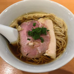 醤油らぁ麺(800円)