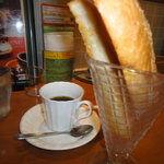 バゲットとホットコ－ヒー