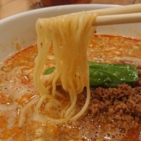個室中華 頤和園 溜池山王店 - 担々麺の麺アップ