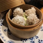 花丘飯店 - もち米シューマイ　中国の田舎の手料理なんだそう(^0^)bもち米のモチモチ感と、中のギュギュっと詰まったお肉のジューシーさがベストマッチ◎　2019/02/11