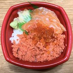 アストロ 丼丸 - 鮭家族丼