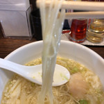 香港バル ラカンカ - 麺は極細麺です。