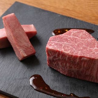 A5ランクの黒毛和牛を丸々一頭買い。様々な部位をご堪能あれ