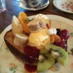 Cafe Fleur - みつばちのハニートースト