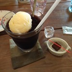 Cafe Fleur - 珈琲フロート。生チョコ付。アイスクリームはハニーバニラ