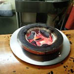 成吉思汗　だるま - 最初から炭に火がついており、この上に鍋、乗っけます