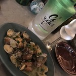 アンツ ミールズ アンド コーヒー バー - 