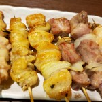 串焼き か楽 - ぼんぼちと豚肉カシラ