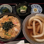 Tawaraya - 名物セット✳︎たわらやうどんと好きな丼(ハーフ)
                        これは玉子丼。ハーフと思えないくらいガッツリありました♬