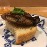 一碗水 - 招牌咸魚餅(香港ハムユイジャム、牡蠣のオイスターソース煮込み)