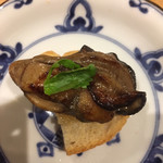 一碗水 - 招牌咸魚餅(香港ハムユイジャム、牡蠣のオイスターソース煮込み)